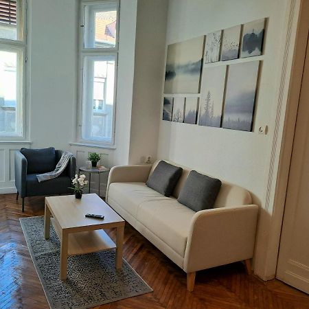 Emerald Apartment Budapeste Exterior foto