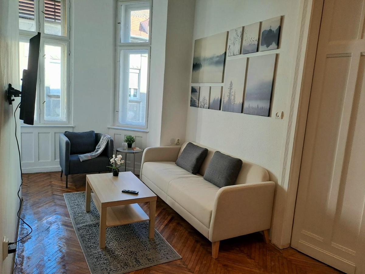 Emerald Apartment Budapeste Exterior foto