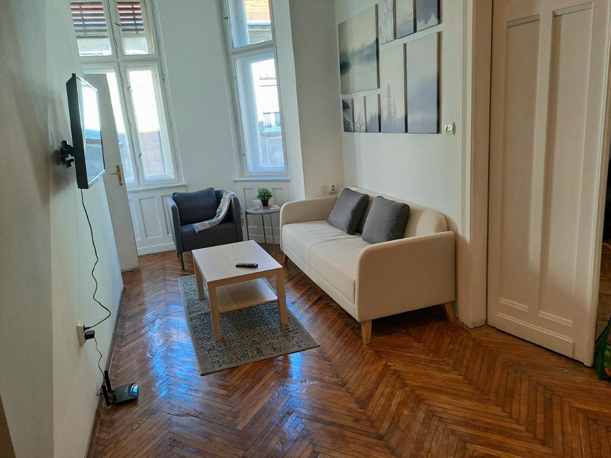 Emerald Apartment Budapeste Exterior foto